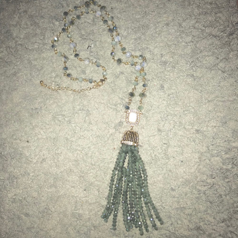Beautiful blue jewel tassel necklace